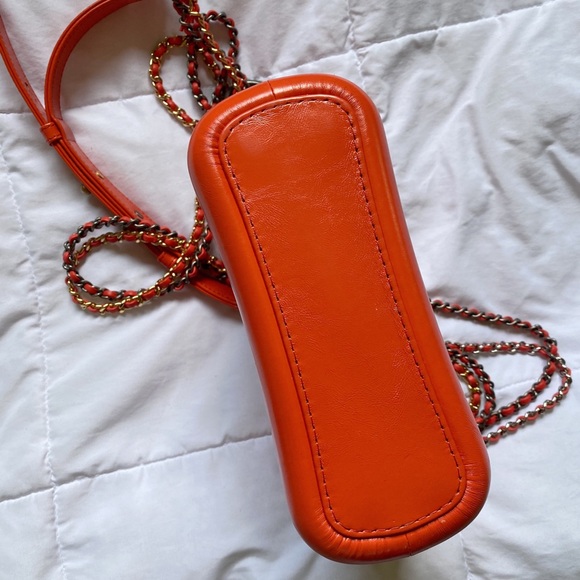 CHANEL Aged Calfskin QuiltedSmallGabrielleHobo RED - Picture 6 of 8